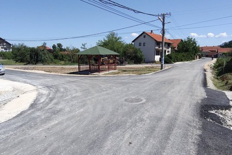 Put između Gornjih i Donjih Sinkovaca