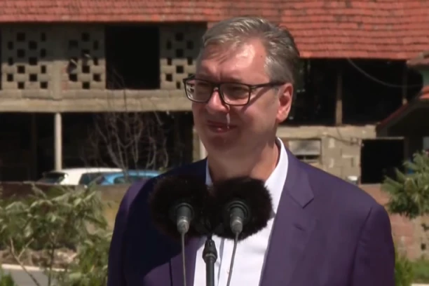 PREDSEDNIK VUČIĆ U POSETI LOZNICI: Obišao vredno osmočlano domaćinstvo Todorovića u Jadranskoj Lešnici!