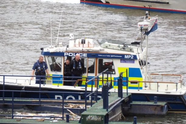 UŽAS U CRNOJ GORI! Gliser zahvatio NOGE nesrećnoj ženi, hitna pomoć i policija MORALI ODMAH DA REAGUJU!