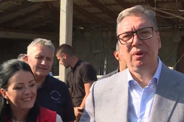 DOČEKAO DA DOMAĆIN DRAGAN! Vučić u poseti porodici Todorović u Jadranskoj Lešnici kod Loznice!