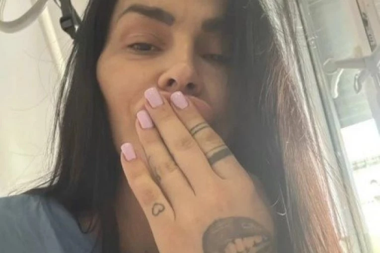 PORODILA SE BIVŠA ZADRUGARKA! Procurila PRVA FOTKA BEBE, čestitke pljušte! (FOTO)