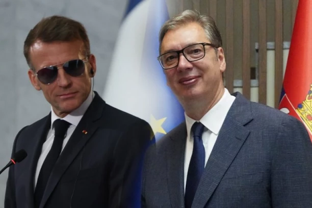 VUČIĆ NA POZIV MAKRONA STIŽE U PARIZ! Predsednik Srbije jedini predstavnik zemlje van NATO, EU i Koalicije voljnih na paradi za Dan pada Bastilje