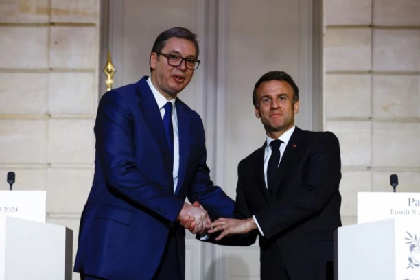 VUČIĆ SE OBRAĆA IZ PARIZA! Predsednik gost Emanuela Mekrona uoči velike vojne parade!