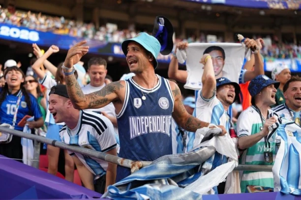 ENGLESKA U ŠOKU! Cela Argentina peva OVO pred polufinale Mundijala i ne pada joj na pamet da prestane! (VIDEO)