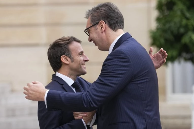 MAKRON UGOSTIO VUČIĆA U JELISEJSKOJ PALATI! Predsednik Srbije se oglasio i otkrio detalje razgovora!