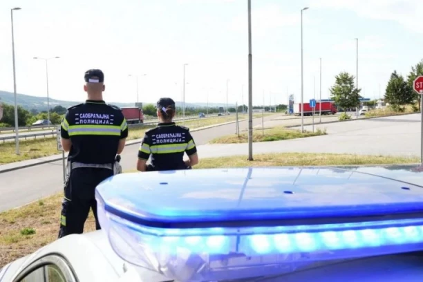 MUP SE HITNO OGLASIO, OVO JE VAŽNO UPOZORENJE! Ovog vikenda pojačane kontrole širom Srbije – policija otkrila gde će biti najviše patrola!