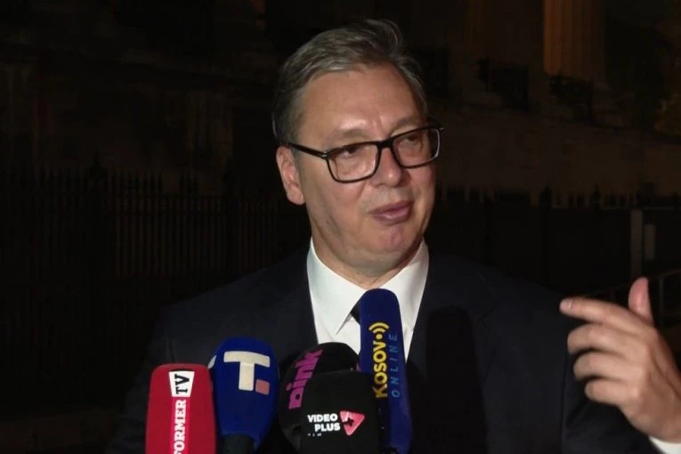 VUČIĆ: Srbija jedina zemlja u Parizu koja nije član EU, NATO niti Koalicije voljnih