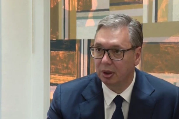 "LEPO JE BILO DANAS BITI GRAĐANIN SRBIJE!" Vučić se obraća iz Pariza: Posebna čast predstavljati našu zemlju na Šanzelizeu! (FOTO, VIDEO)