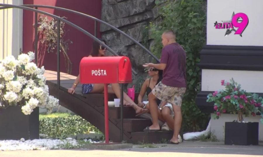 SOFIJA JANIĆIJEVIĆ BESNI ZBOG VRELE AKCIJE SA DEDA DANETOM (70): Tvrdi da nije sposoban da je ZADOVOLJI u krevetu, a ovako mu je praznila džepove!
