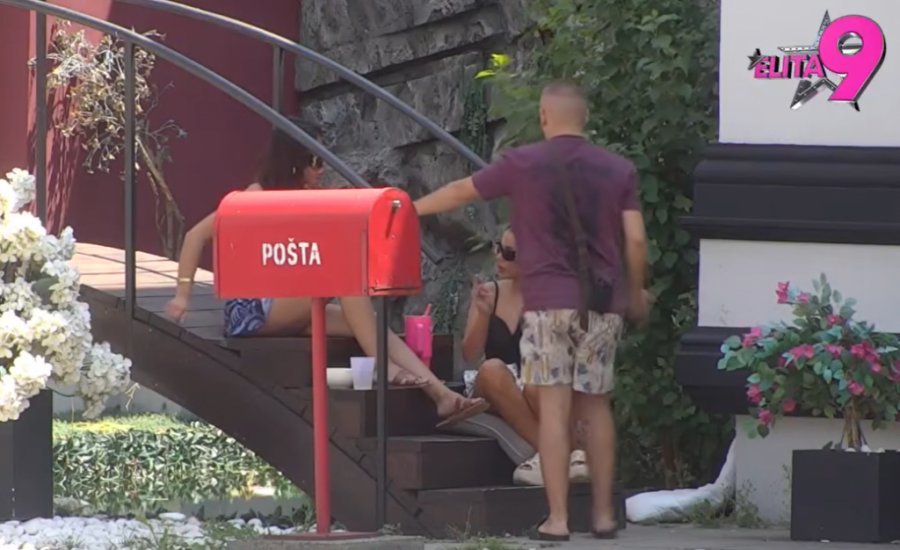 SOFIJA JANIĆIJEVIĆ BESNI ZBOG VRELE AKCIJE SA DEDA DANETOM (70): Tvrdi da nije sposoban da je ZADOVOLJI u krevetu, a ovako mu je praznila džepove!