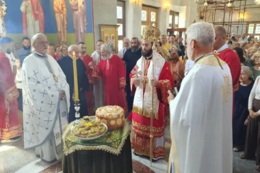 TAMO GDE SE SVAKODNEVNO VODI BORBA ZA ŽIVOT DANAS ZAVLADAO MIR: Slava najveće bolničke kapele u Srbiji proslavljena molitvom za isceljenje