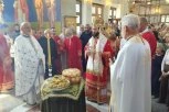 TAMO GDE SE SVAKODNEVNO VODI BORBA ZA ŽIVOT DANAS ZAVLADAO MIR: Slava najveće bolničke kapele u Srbiji proslavljena molitvom za isceljenje