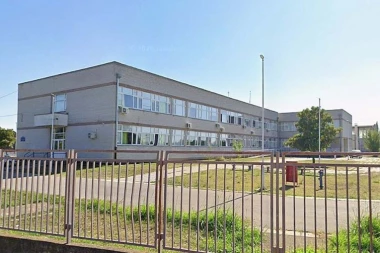 "NE VIDIM NIŠTA SPORNO..." Mučni detalji pucnjave u smederevskoj osnovnoj školi - hteli da zaštite maloletnu drugaricu od manijaka, pa na njih ispaljeni hici!
