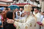 VLADIKA JOVAN DODELIO CRKVENI ORDEN POPADIJI: Marica Ćirković odlikovana za nesebično služenje Crkvi