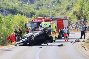 TRAGEDIJA U GRČKOJ: Nakon majke i bebe, PREMINUO i otac, njihovo starije maloletno dete TEŠKO POVREĐENO!