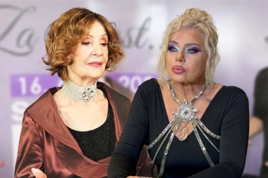 "JA NISAM HTELA DA PEVAM ZA ŠERPE!" Pevačica otkrila istinu o viralnom snimku sa Lepom Lukić, pa priznala: NE SLUŠAM KARLEUŠU I MILICU PAVLOVIĆ! (VIDEO, GALERIJA)