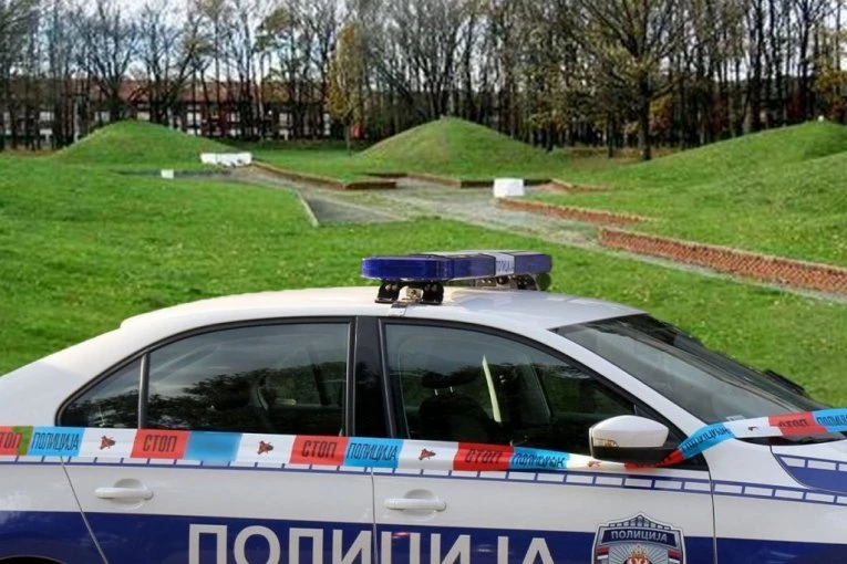 MISTERIJA NA MEMORIJALNOM KOMPLEKSU U SREMSKOJ MITROVICI: Prolaznici pronašli telo muškarca, istrazi prethodio neobičan poziv hitnoj pomoći