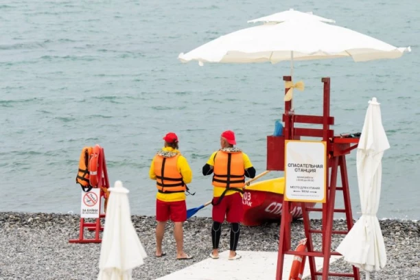 PANIKA NA PLAŽI U POPULARNOM GRKOM LETOVALIŠTU! Devojčica Maša pronađena kod spasilaca, traži se majka iz Beograda!