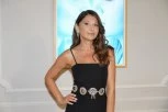 Sanja Marinković (52) u belom kupaćem i lanenim pantalonama ODUŠEVILA sa Azurne obale: Svi gledaju u njenu vitku figuru (FOTO)