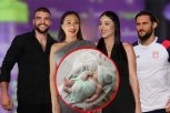 PRVO OGLAŠAVANJE ANASTASIJE RAŽNATOVIĆ IZ PORODILIŠTA! Mladu mamu zatrpali čestitkama, Veljko momentalno KRENUO KOD SESTRE! (FOTO)