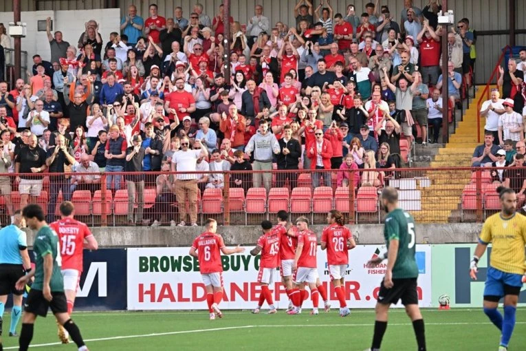 STRAŠAN BLAM ZVEZDINOG RIVALA! Larn se ozbiljno osramotio uoči meča sa šampionom Srbije! (FOTO)
