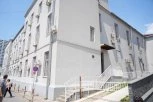 "DEČAK-UBICA NAPAO MEDICINSKE RADNIKE!" Otac ubijenog Andreja izneo jezive tvrdnje: Monstrum teško ranio čoveka u klinici "Dr Laza Lazarević"!