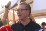 "UVEK SAM ZA DIJALOG, ONI GA ODBIJAJU": Vučić se obratio narodu u Vladimirovcu, pa spomenuo i BLOKADERE!