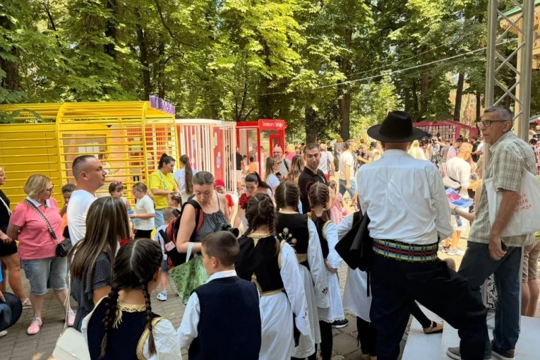 Ekspo karavan stigao u Vrnjačku Banju: Paviljon igre okupio posetioce u srcu najpoznatije srpske banje