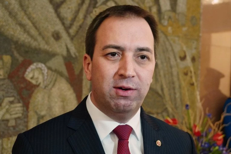 (UZNEMIRUJUĆI VIDEO) HITNO RASVETLITI NAPAD NA SRBE: Goran Selak zahteva hitnu reakciju policije nakon stravičnog incidenta u Sanskom Mostu!