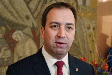 (UZNEMIRUJUĆI VIDEO) HITNO RASVETLITI NAPAD NA SRBE: Goran Selak zahteva hitnu reakciju policije nakon stravičnog incidenta u Sanskom Mostu!