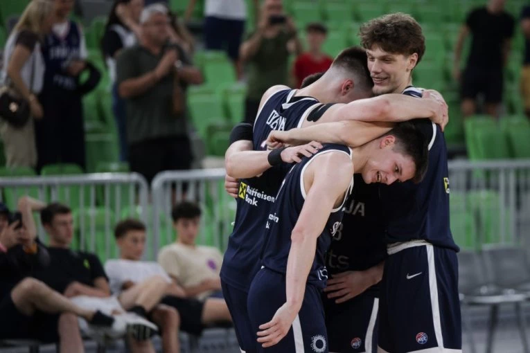 SLOVENIJA - SRBIJA: "Orlići" sipaju trojke, ali idalje kaskaju - vode domaćini u Ljubljani