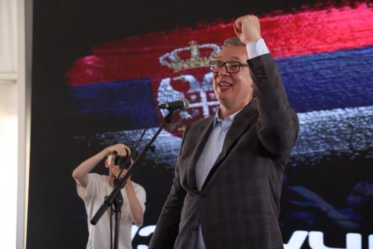 SRBIJA JE ISPRED, IZNAD I IZA SVAKOG OD NAS! Vučić se obratio naciji: "Nastavićemo da se borimo!" (VIDEO)
