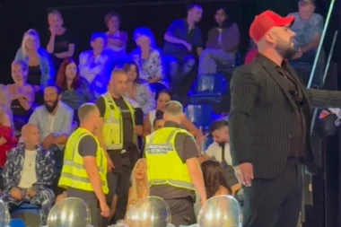 OVO NISTE VIDELI U PROGRAMU - OZBILJAN HAOS U STUDIJU PINKA! Obezbeđenje opkolilo učesnike, Dušica momentalno pobegla! (VIDEO)