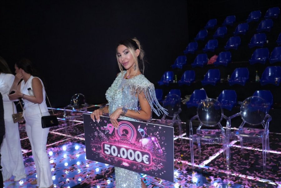 NAJNOVIJE INFORMACIJE O STANJU ANELI AHMIĆ NAKON DEBAKLA U "ELITI"! Hitno saopštenje Site Ahmić uzburkalo mreže - EVO ŠTA SE DEŠAVA KOD KARIĆA U VILI!