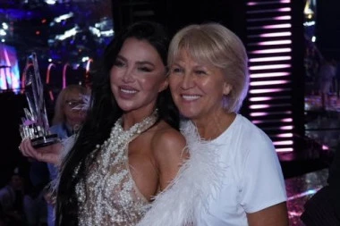 ŠTA SE DEŠAVA U PORODIČNOM DOMU STANIJE DOBROJEVIĆ?! Majka Slavica u STRAHU, ova scena KIDA dušu! (VIDEO)