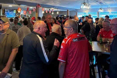 NAVIJAČI LARNA IMAJU PAB NA STADIONU! Ovo su cene piva, a jedan detalj nas je oduševio (VIDEO)