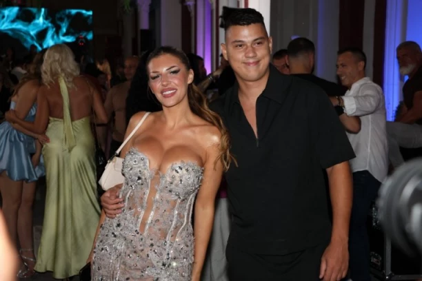 ENA ČOLIĆ OTKRILA DETALJE O TRUDNOĆI: Upoznala Mikija Dudića, usledio ŠOK! (VIDEO)