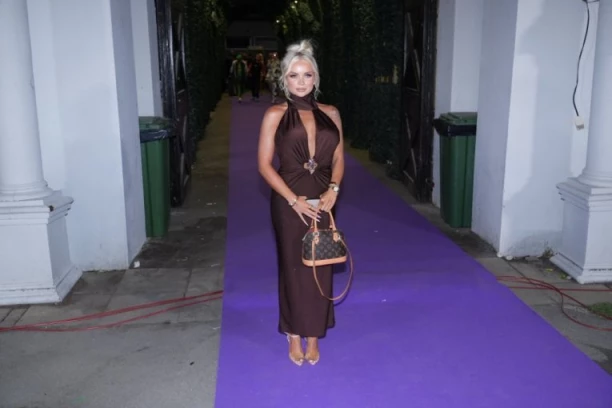 ISPLIVALE TAJNE PORUKE STEFANA KARIĆA! Anja Todorović u emisiji uživo otkrila ŠTA JOJ JE PISAO, hteo da joj ostvari SVE SNOVE!