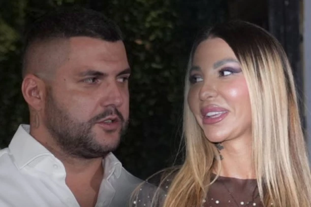 ŠOK, OVO JE ASMINOV SIN SAMUEL?! Aneli uživo u programu pokazala fotku maloletnog dečaka - javnost u ŠOKU! (VIDEO)