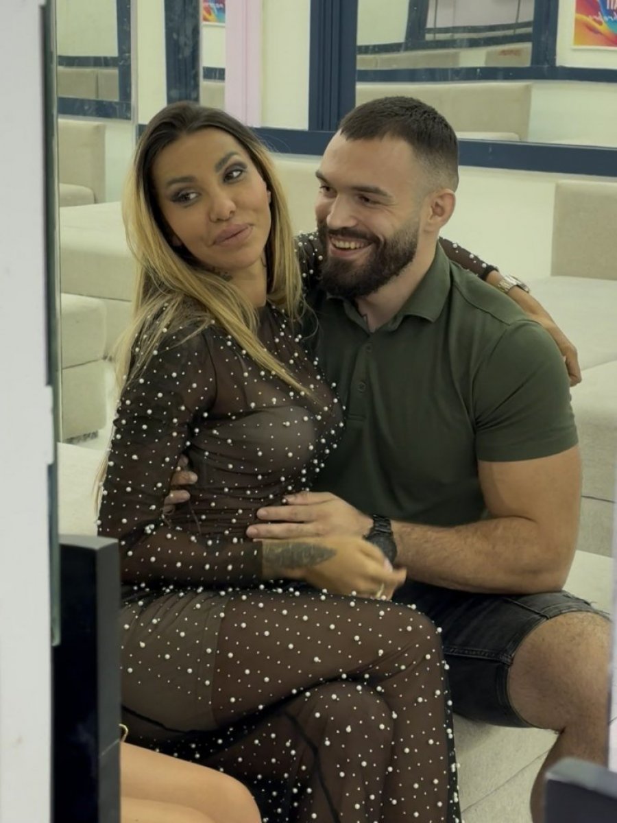 LAV POBEDO BIZNISMENA TIGRA?! Evo u čijem krevetu je završila ušljokana Aneli nakon žurke - SNIMAO JE OBEZNANJENU! (GALERIJA)