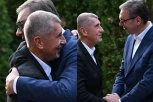 VUČIĆ VIDEO, PA IZGRLIO BABIŠA: "Otvoren razgovor, dobro raspoloženje i želja da gradimo još bližu saradnju Srbije i Češke" (FOTO)