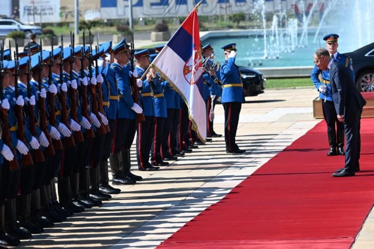 SVEČANI DOČEK UZ NAJVIŠE POČASTI: Srpska delegacija dočekala Babiša - sledi razgovor sa predsednikom Vučićem!