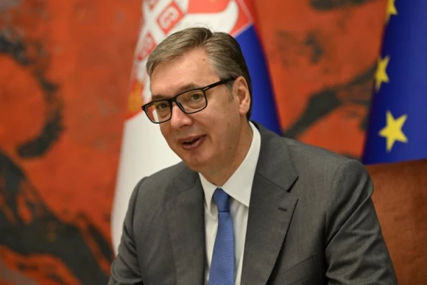 SVI ZAHTEVI ĆE BITI ISPUNJENI! Radnici Apoteke Beograd nakon sastanka sa Vučićem: "Ukazana nam je čast, zaostale zarade će biti isplaćene u septembru"