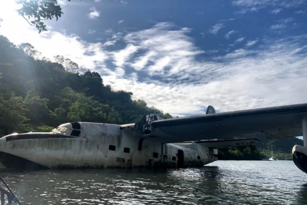 SRUŠIO SE AVION! Letelica sa 11 putnika pala u more i ZAPALILA SE - JEDNA OSOBA U KRITIČNOM STANJU! (VIDEO)