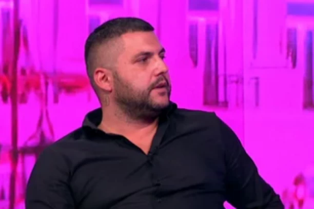 NAJBRUTALNIJE PONIŽENJE STANIJE DOBROJEVIĆ: Asmin otkrio kako je KRIŠOM gledao Majine SLIKE pre "Elite", starleta ga IZBACILA iz stana u gluvo doba noći!