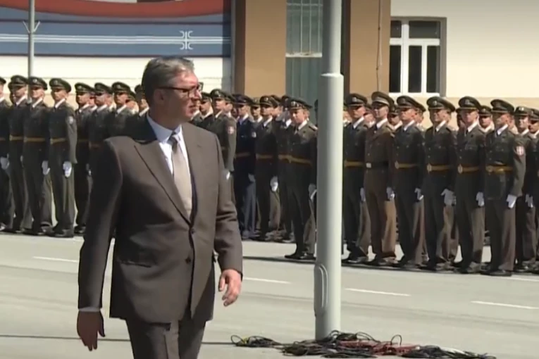 VUČIĆ NA SVEČANOSTI: Vojska Srbije danas dobija 130 novih oficira!