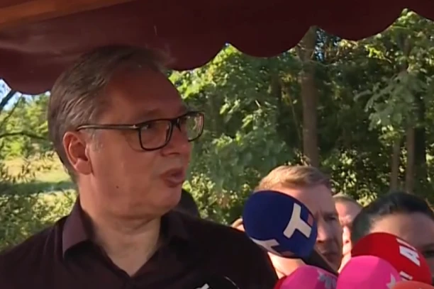 VUČIĆ U DREŽNIKU! Građani dočekali predsednika na velikom narodnom okupljanju!
