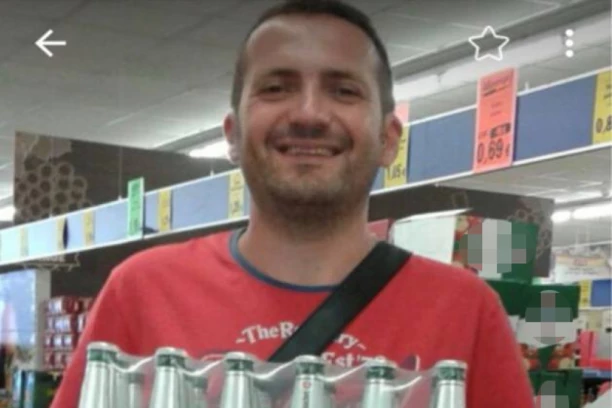 OVO JE DEJAN PERIĆ SA BLOKADERSKE LISTE! Još jedna bruka za prosvetu i partijski kadar! (FOTO)