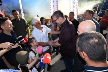 "SLUŽIO SAM SRBIJI KAO PREDSEDNIK VERNO, ČASNO I POŠTENO!" Vučić u Drežniku: Znao sam da odgovrim u svetu svakom ko napada našu zemlju!