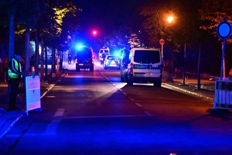 UBIJEN OSUMNJIČENI ZA TERORISTIČKI NAPAD U BERLINU! Napao policajce mačetom tokom hapšenja, oni pucali na njega!